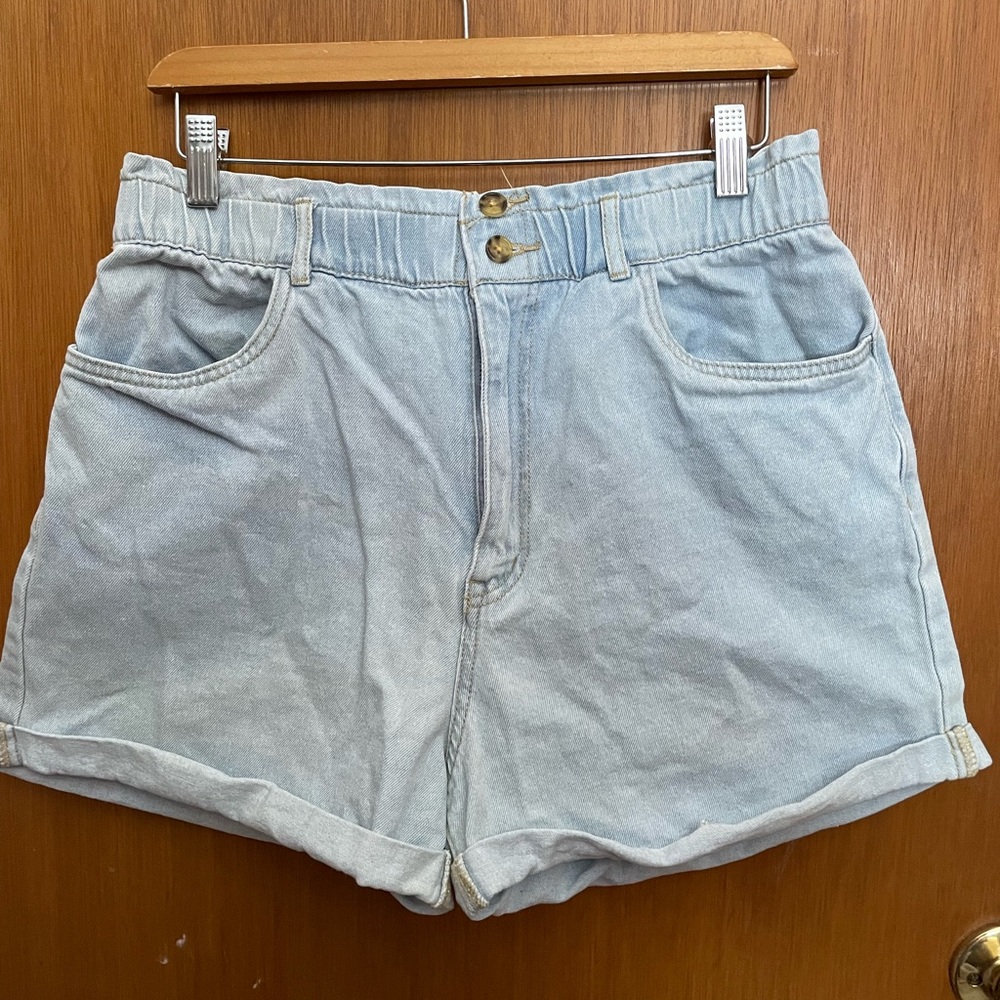 Forever 21 Shorts SZ: 31